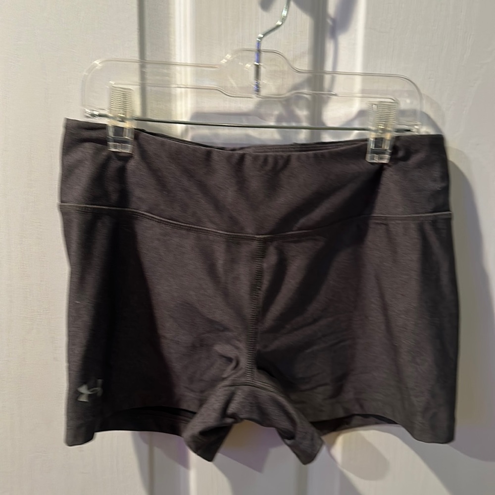Under Armour small gray shorts
